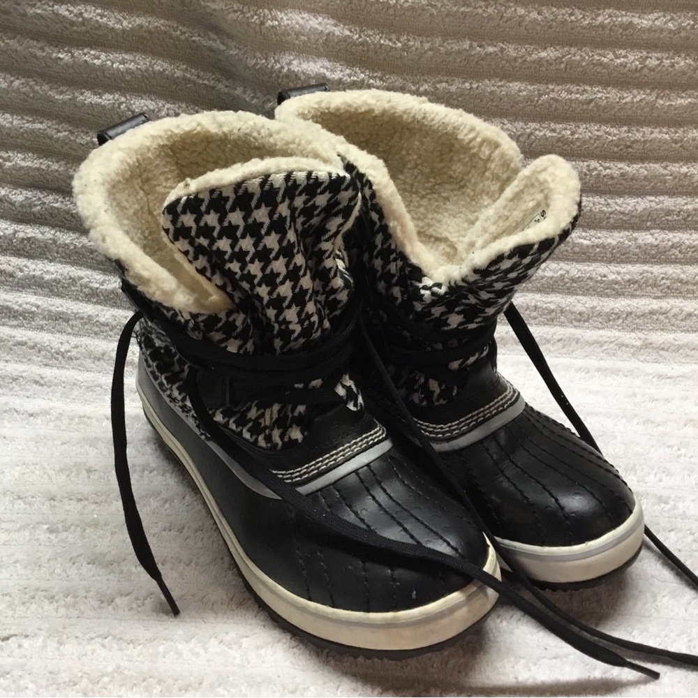 Sorel Boots Tivoli Houndstooth Black & White Waterproof Snow Boots